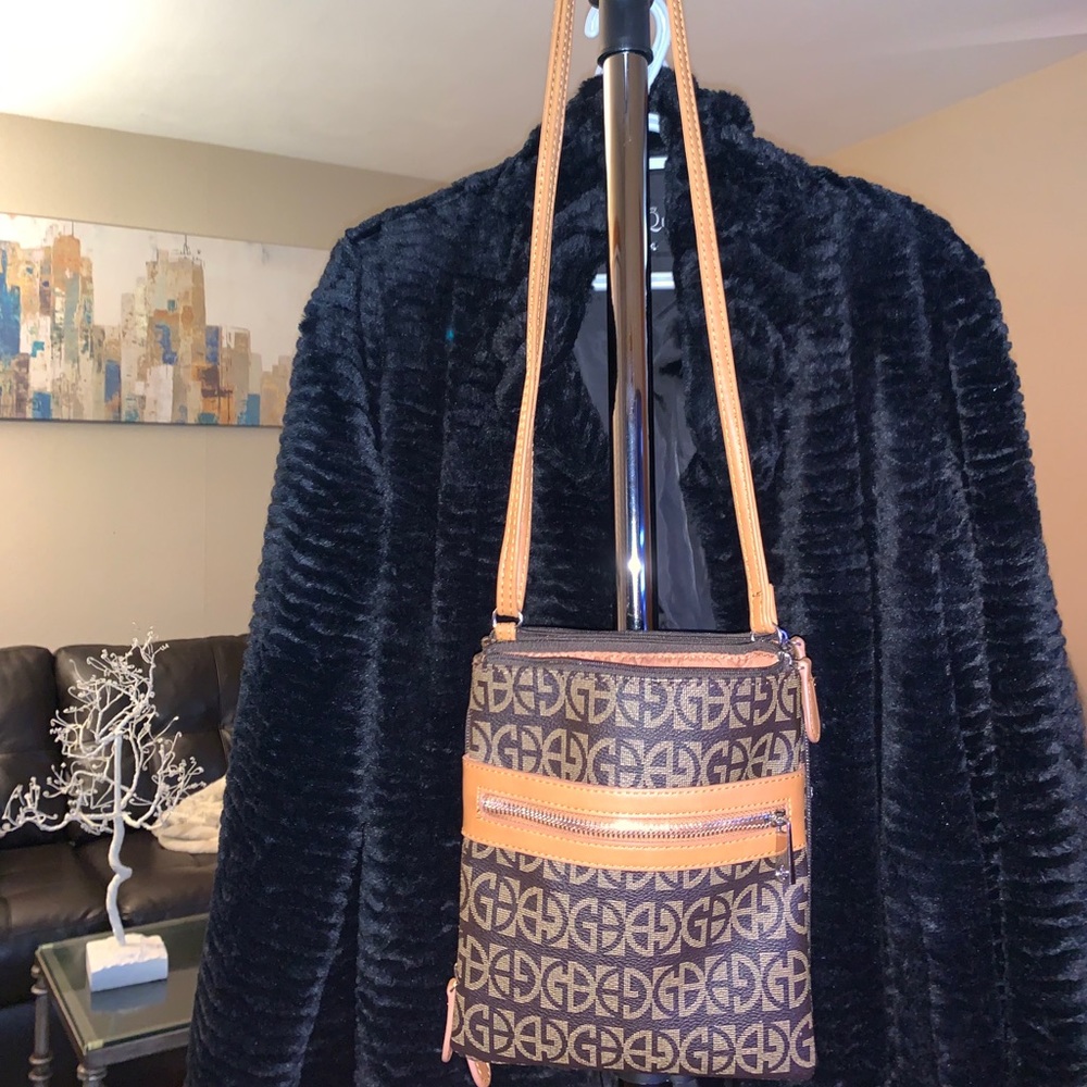 brown purse